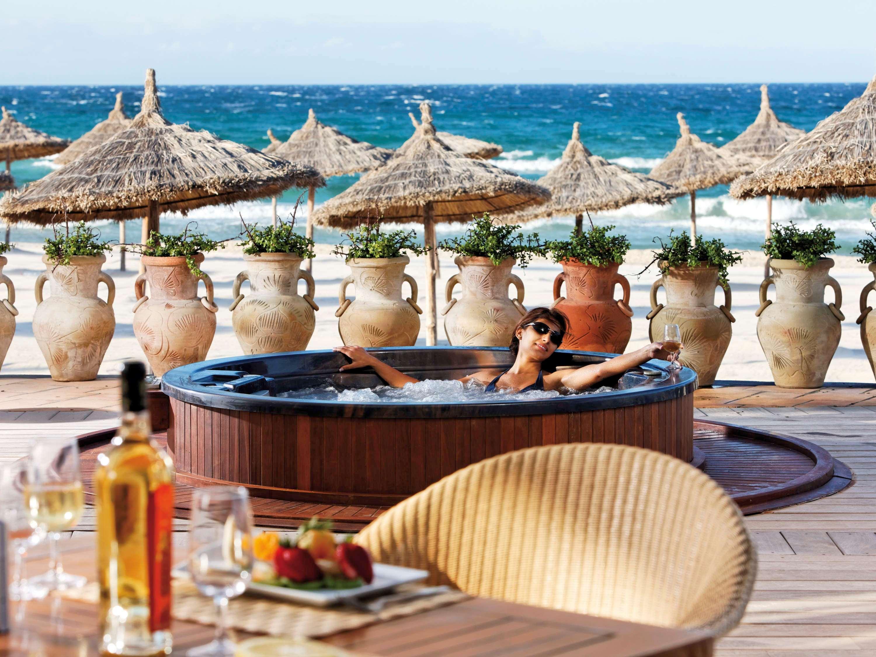 Moevenpick Resort & Marine Spa Sousse Bagian luar foto A spa at the Grand Resort