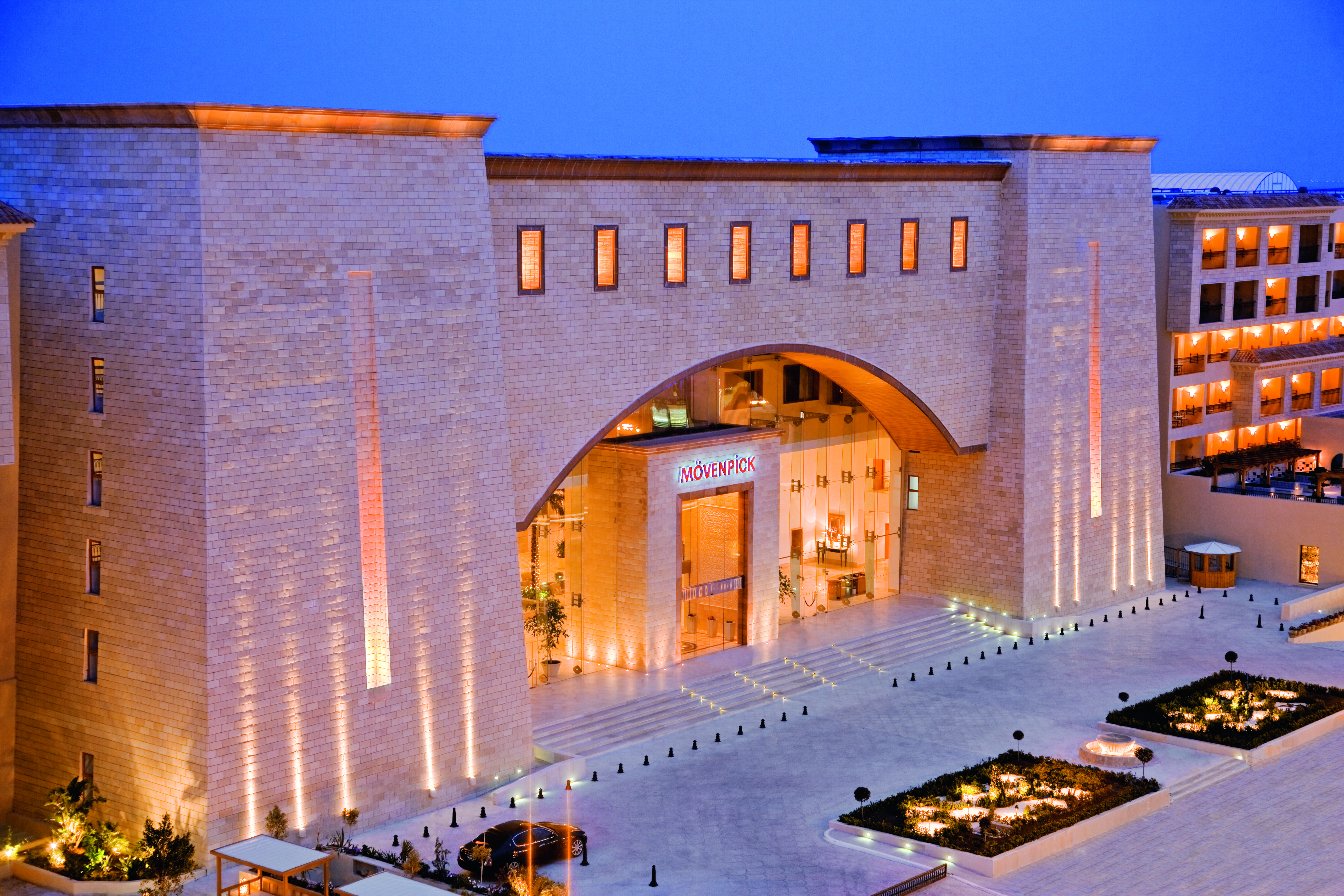 Moevenpick Resort & Marine Spa Sousse Bagian luar foto The main entrance of the resort