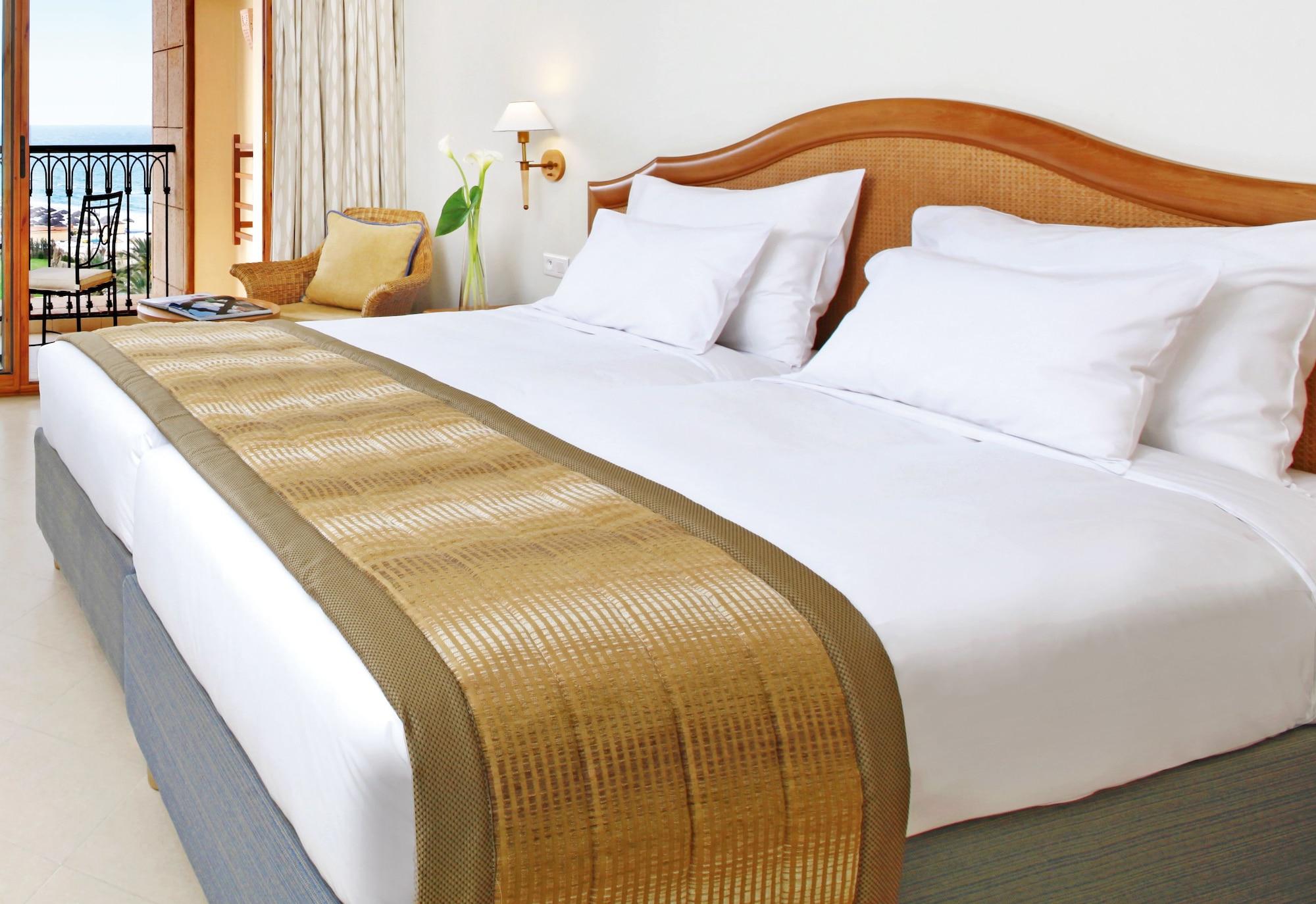 Moevenpick Resort & Marine Spa Sousse Bagian luar foto A bed runner