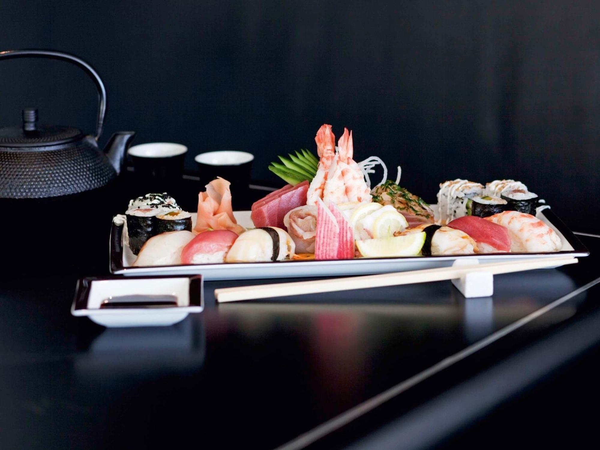 Moevenpick Resort & Marine Spa Sousse Bagian luar foto Sushi