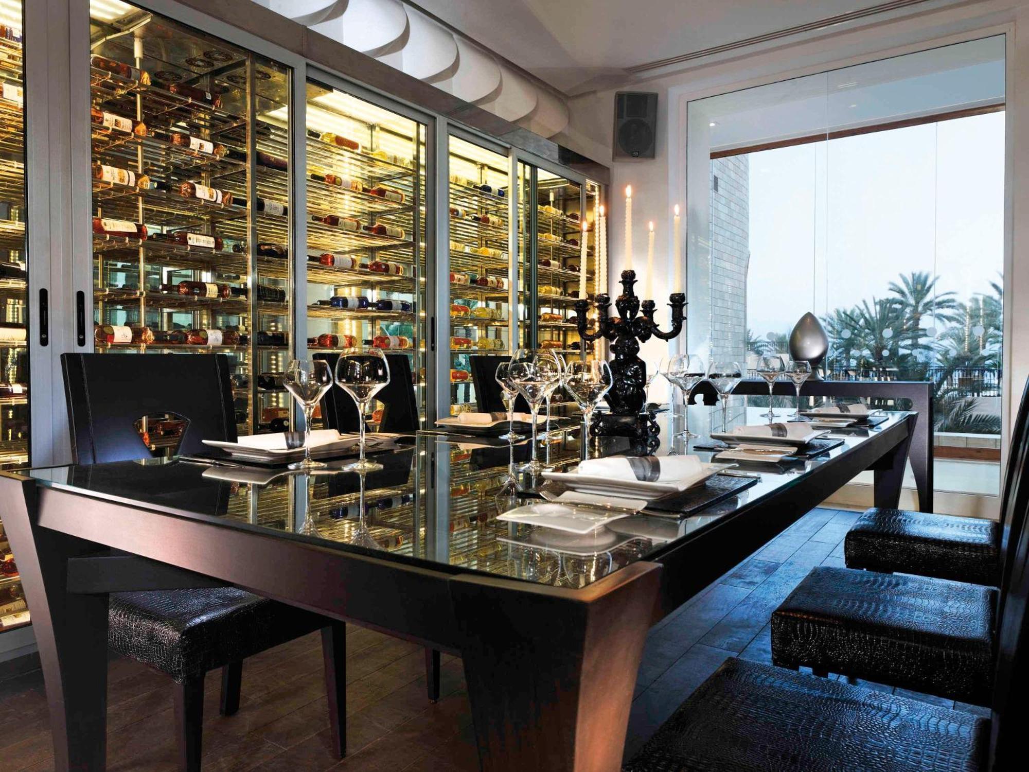 Moevenpick Resort & Marine Spa Sousse Bagian luar foto The Wine Rack
