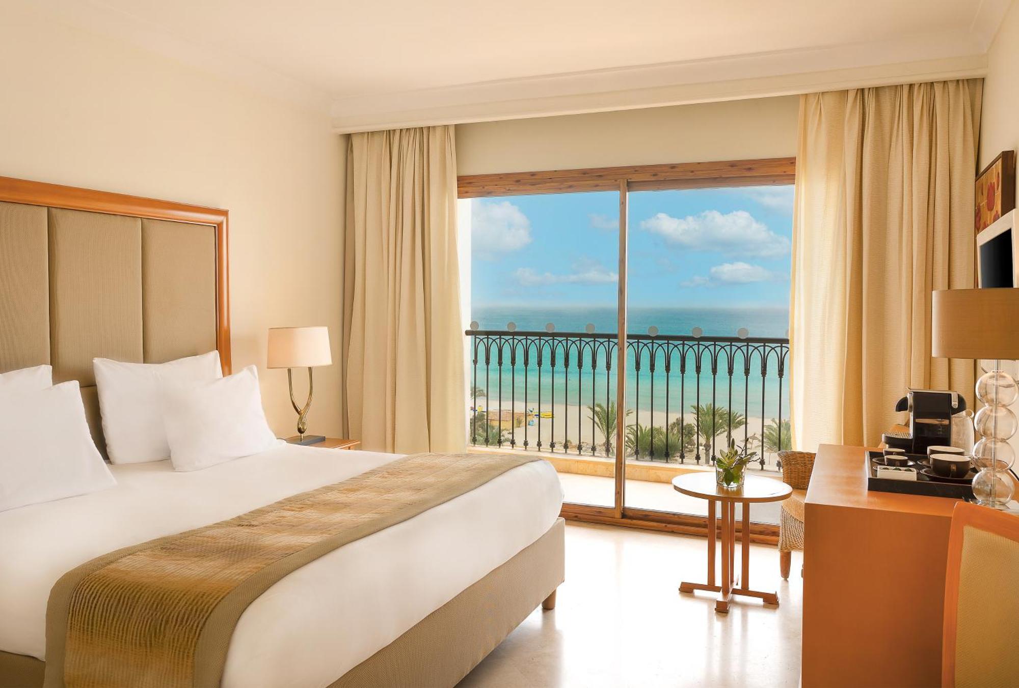 Moevenpick Resort & Marine Spa Sousse Bagian luar foto A room at the Hilton Sharm El Sheikh