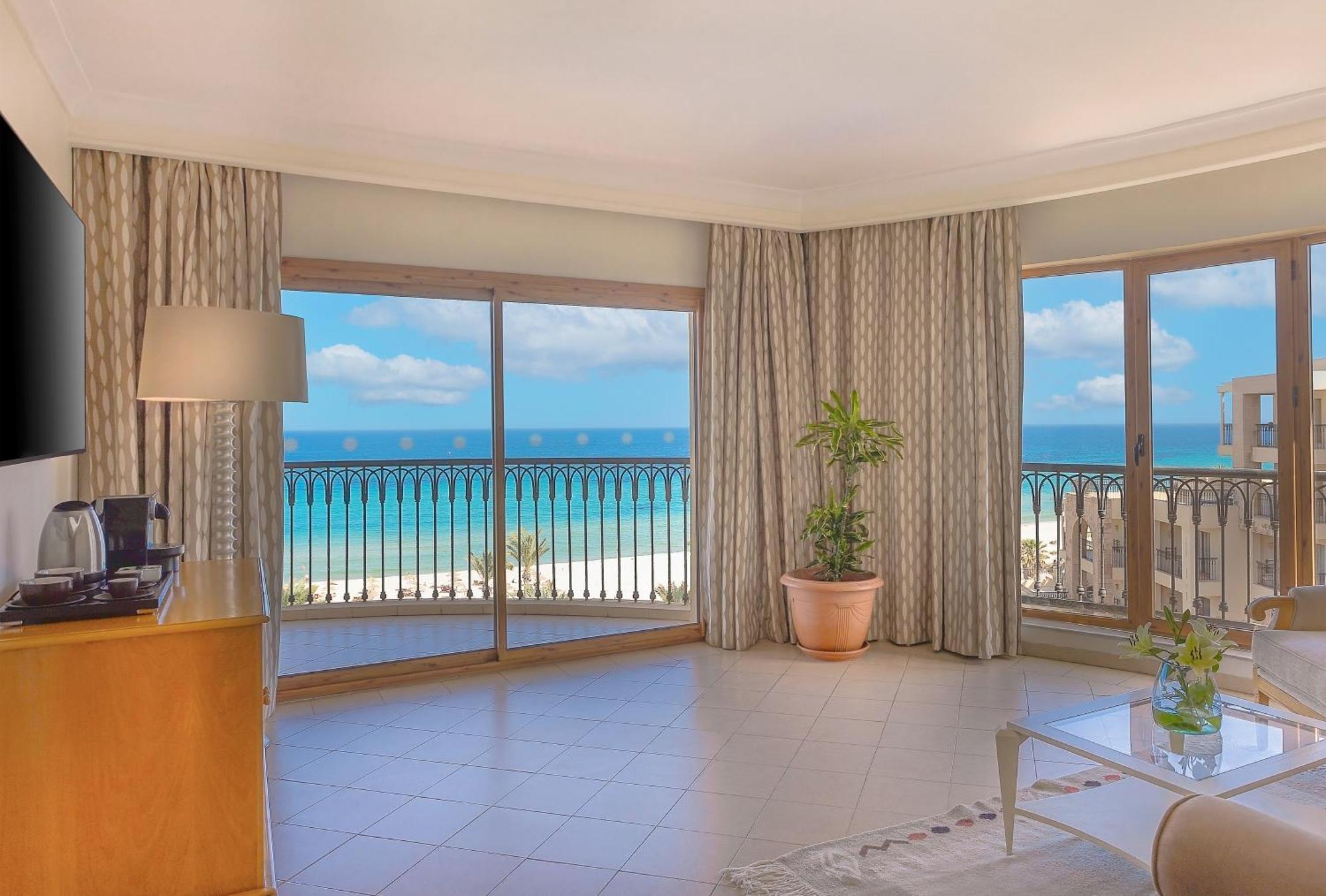 Moevenpick Resort & Marine Spa Sousse Bagian luar foto A suite at the Hilton Tel Aviv