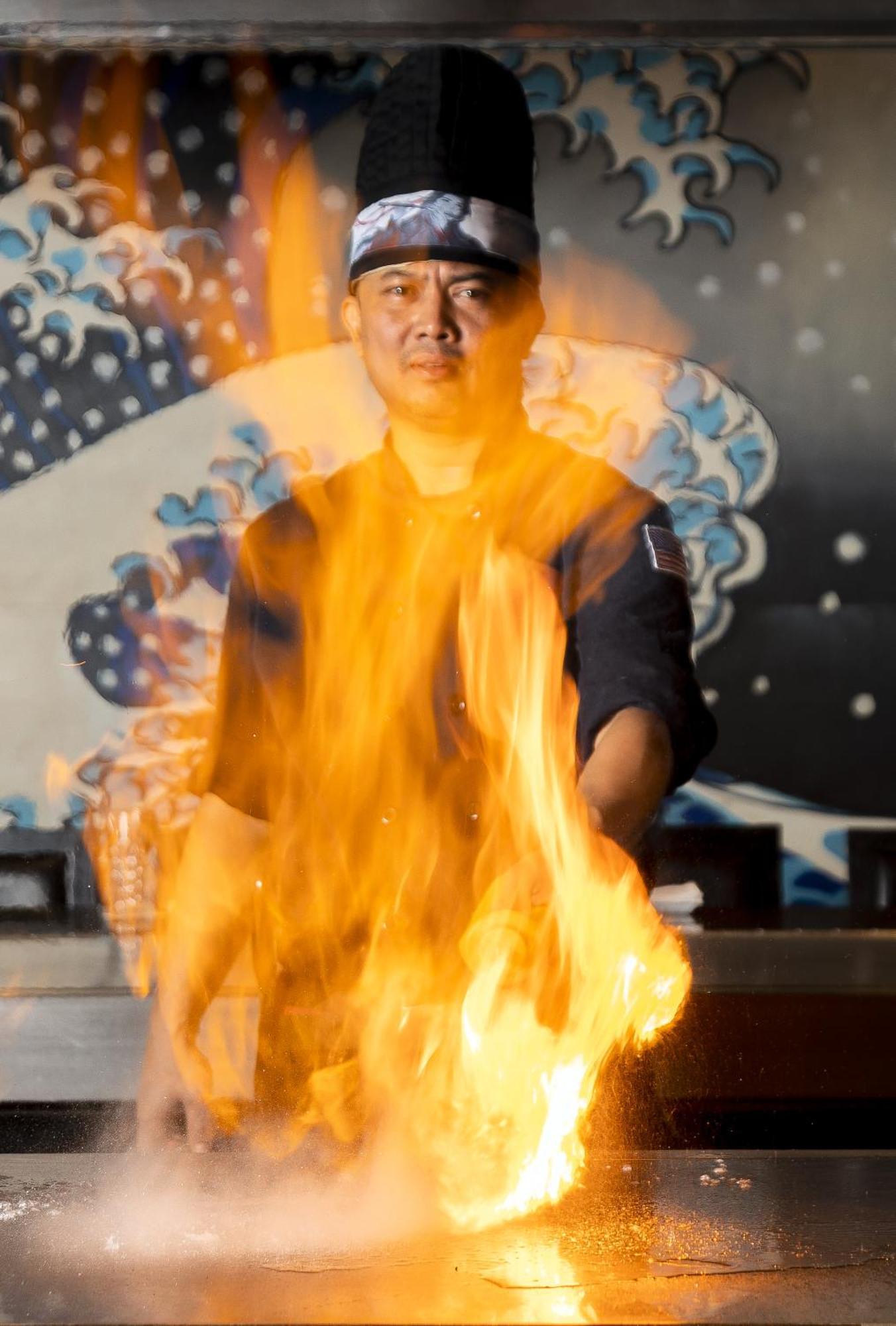 Moevenpick Resort & Marine Spa Sousse Bagian luar foto A protester burns a copy of the Quran in front of the US embassy in Tehran, 2008