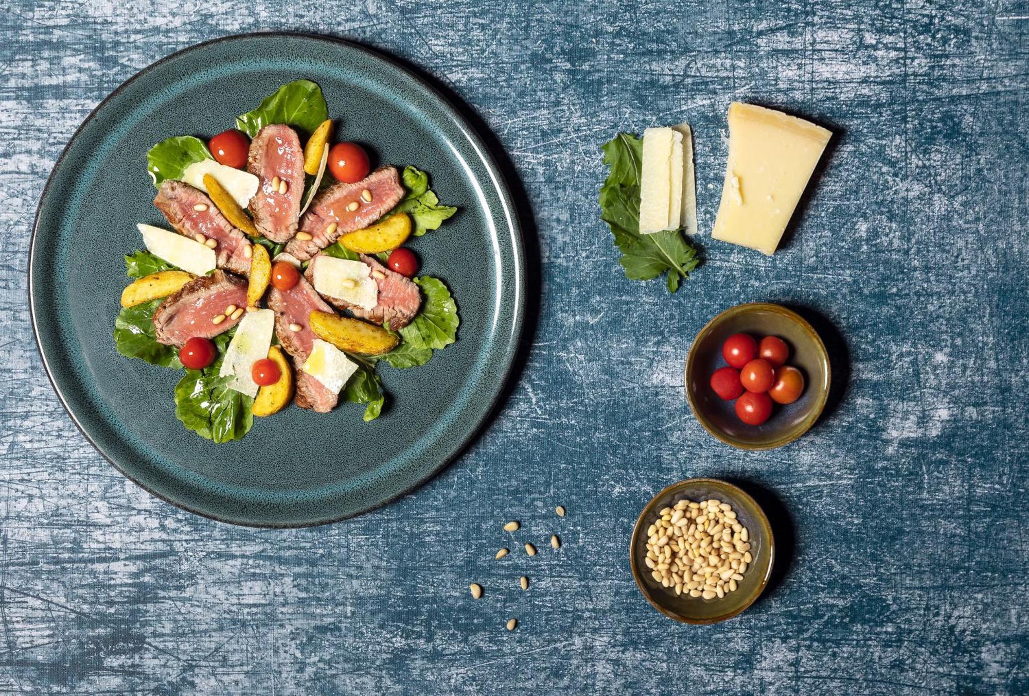 Moevenpick Resort & Marine Spa Sousse Bagian luar foto A salad with ingredients