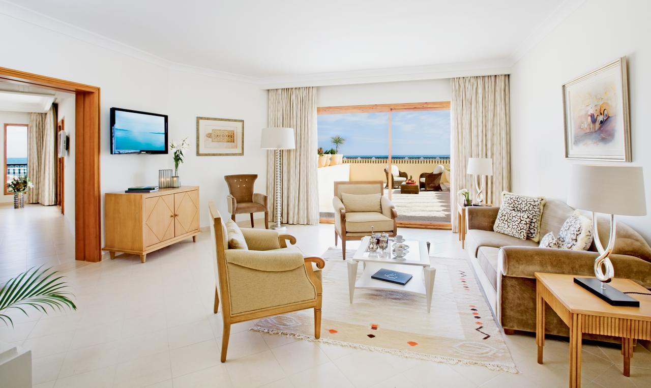 Moevenpick Resort & Marine Spa Sousse Bagian luar foto Living room